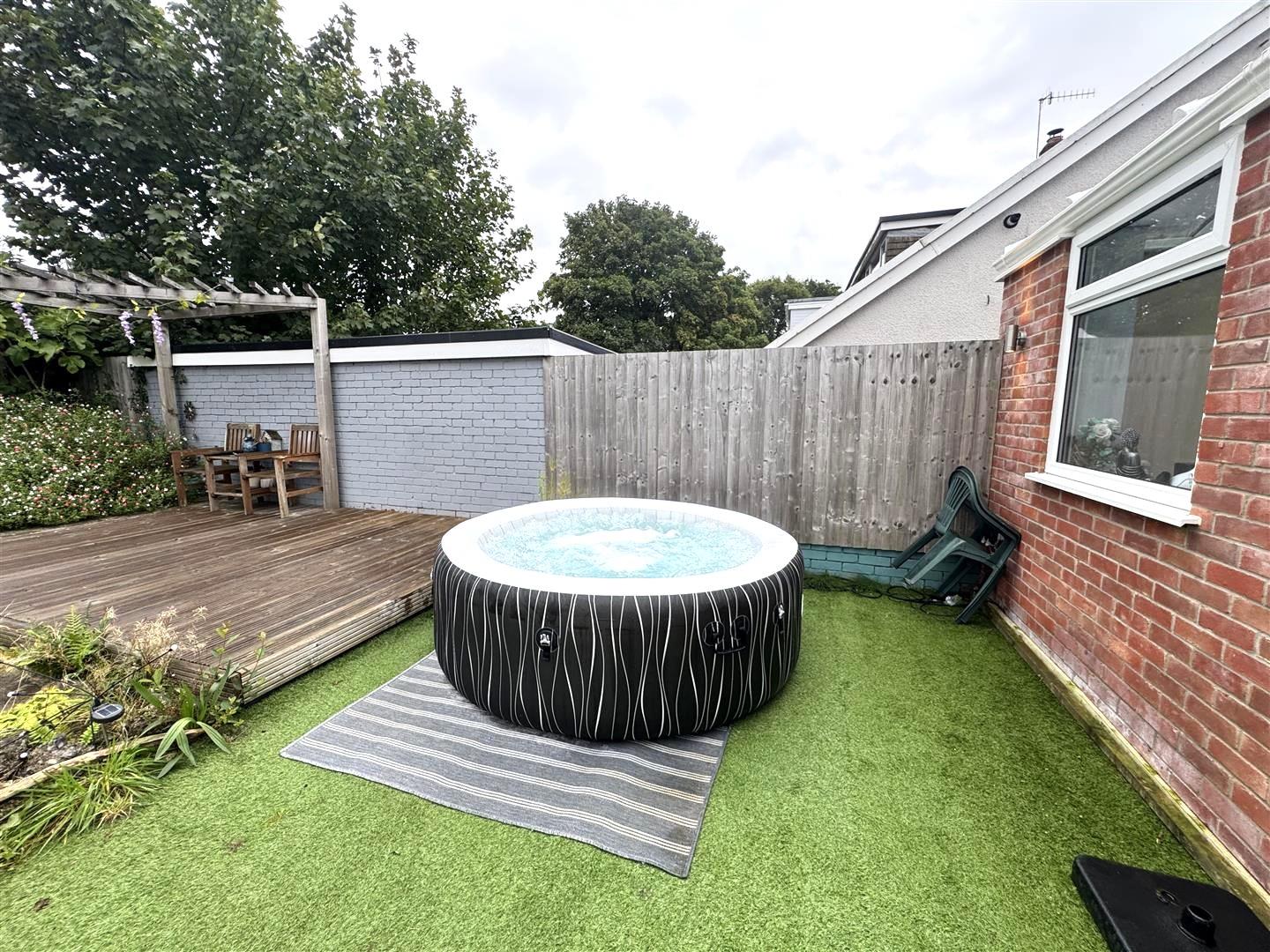 .Enfield Close, Cwmrhydyceirw, Swansea, SA6 6LW